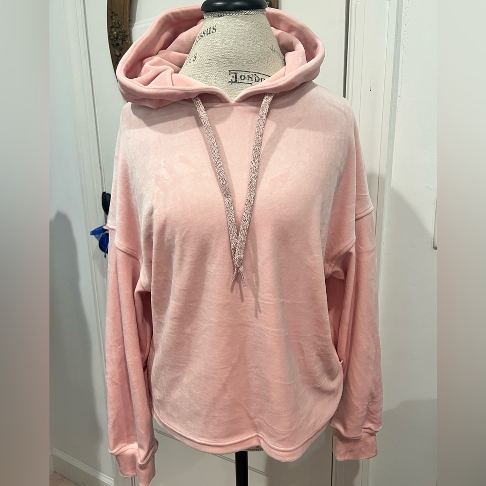 UGG velveety soft pink sweatshirt size M, brand new